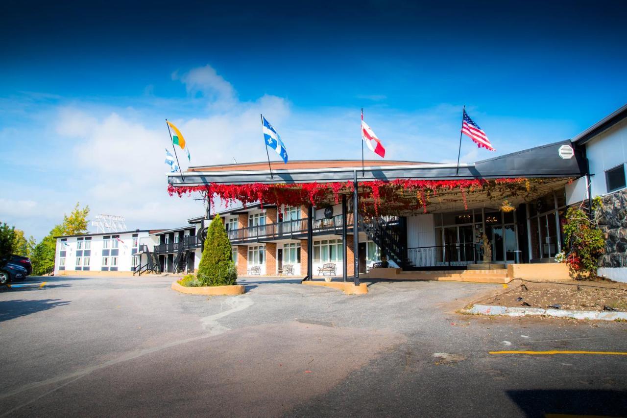 Hotel La Caravelle Baie-Comeau Exterior photo